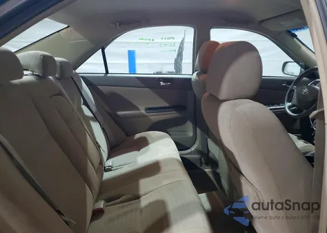 2005 Toyota Camry Le z USA, uszkodzony, nr VIN 4T1BE32K35U503754